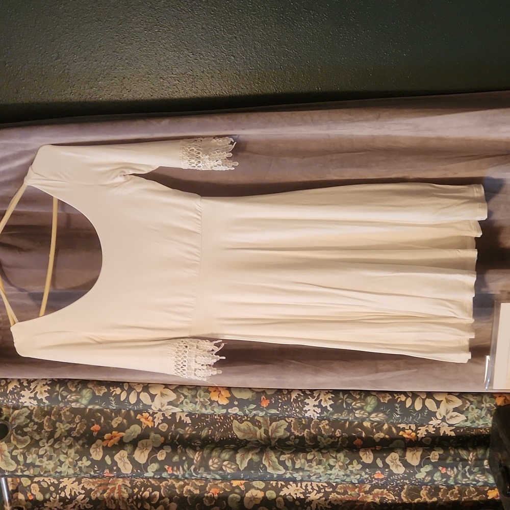 White 3/4 sleeve dress